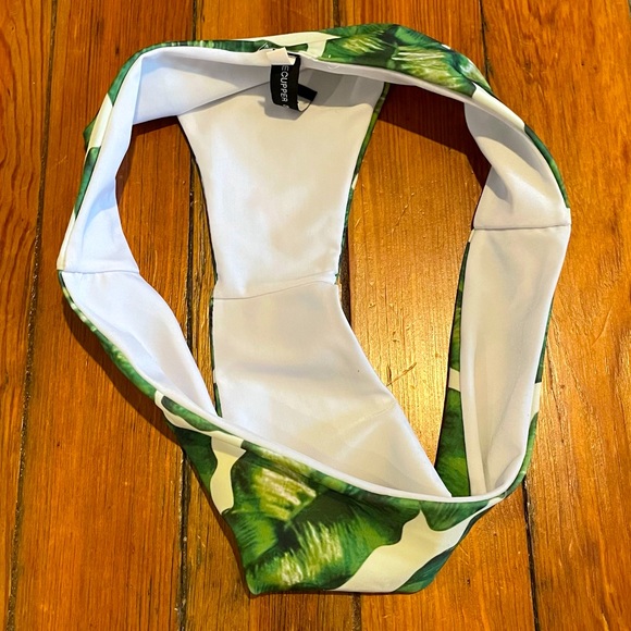 NWOT White leafy cheeky bikini bottom size l-xl - Picture 2 of 4